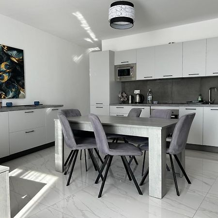 Exceptional 3-Bedroom Apartment, Sliema - Tigne Point! Buitenkant foto