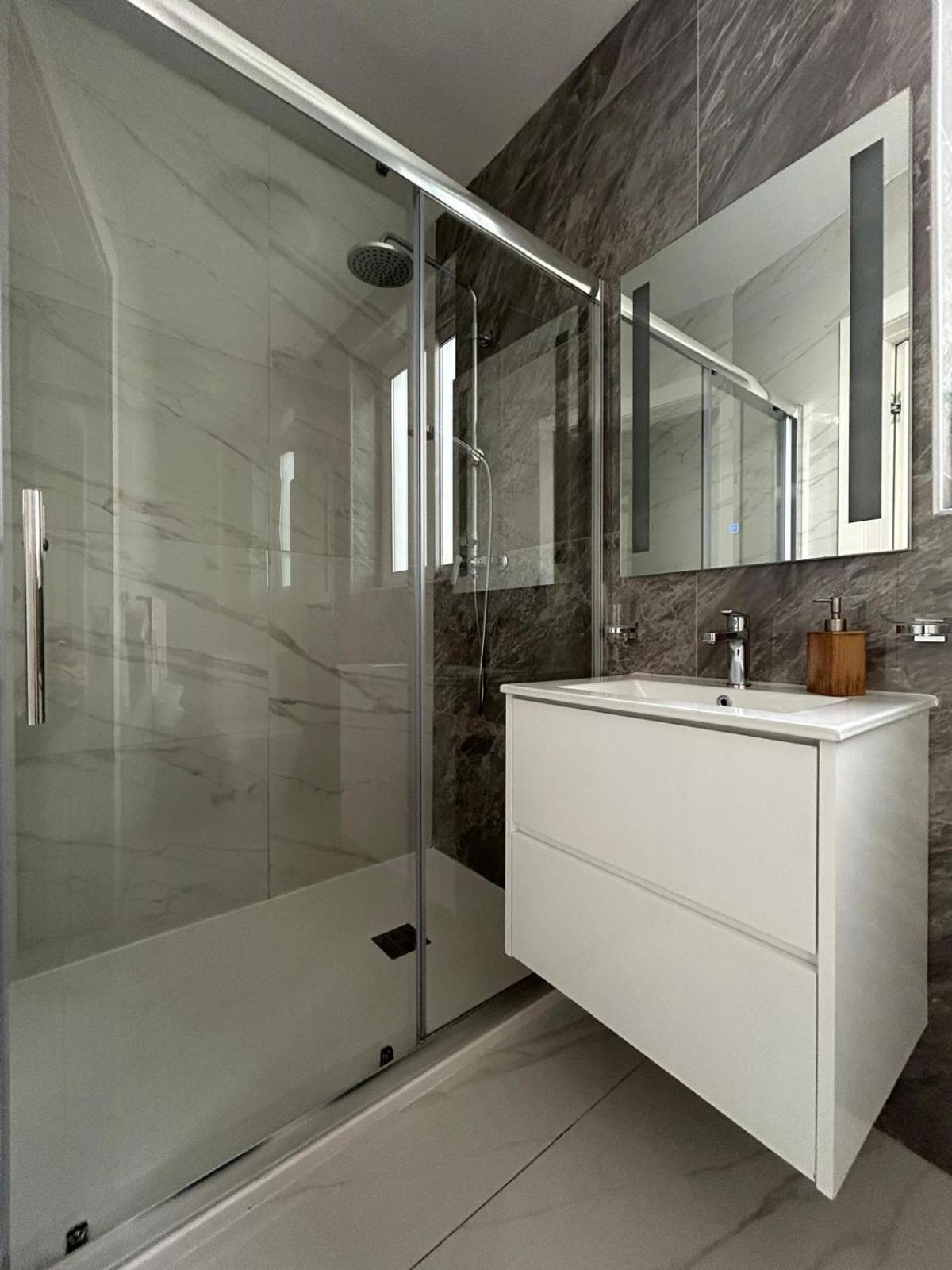 Exceptional 3-Bedroom Apartment, Sliema - Tigne Point! Buitenkant foto