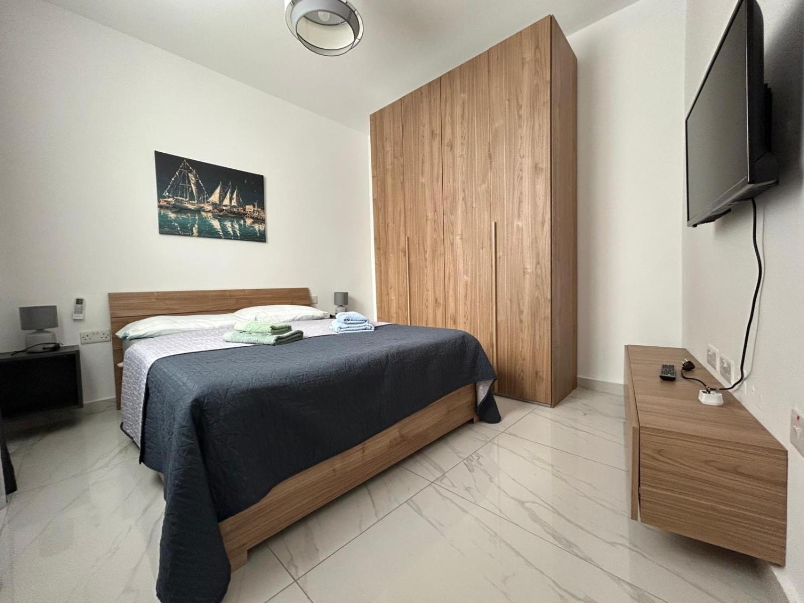 Exceptional 3-Bedroom Apartment, Sliema - Tigne Point! Buitenkant foto