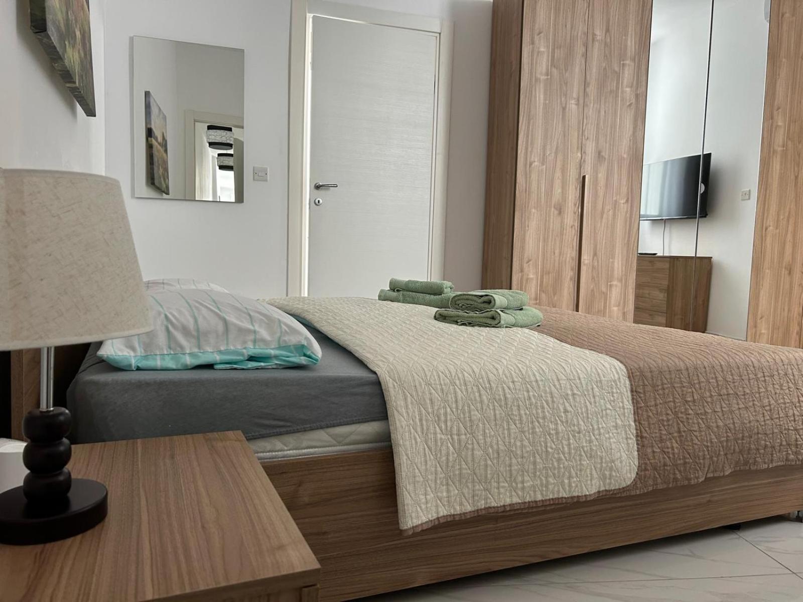 Exceptional 3-Bedroom Apartment, Sliema - Tigne Point! Buitenkant foto