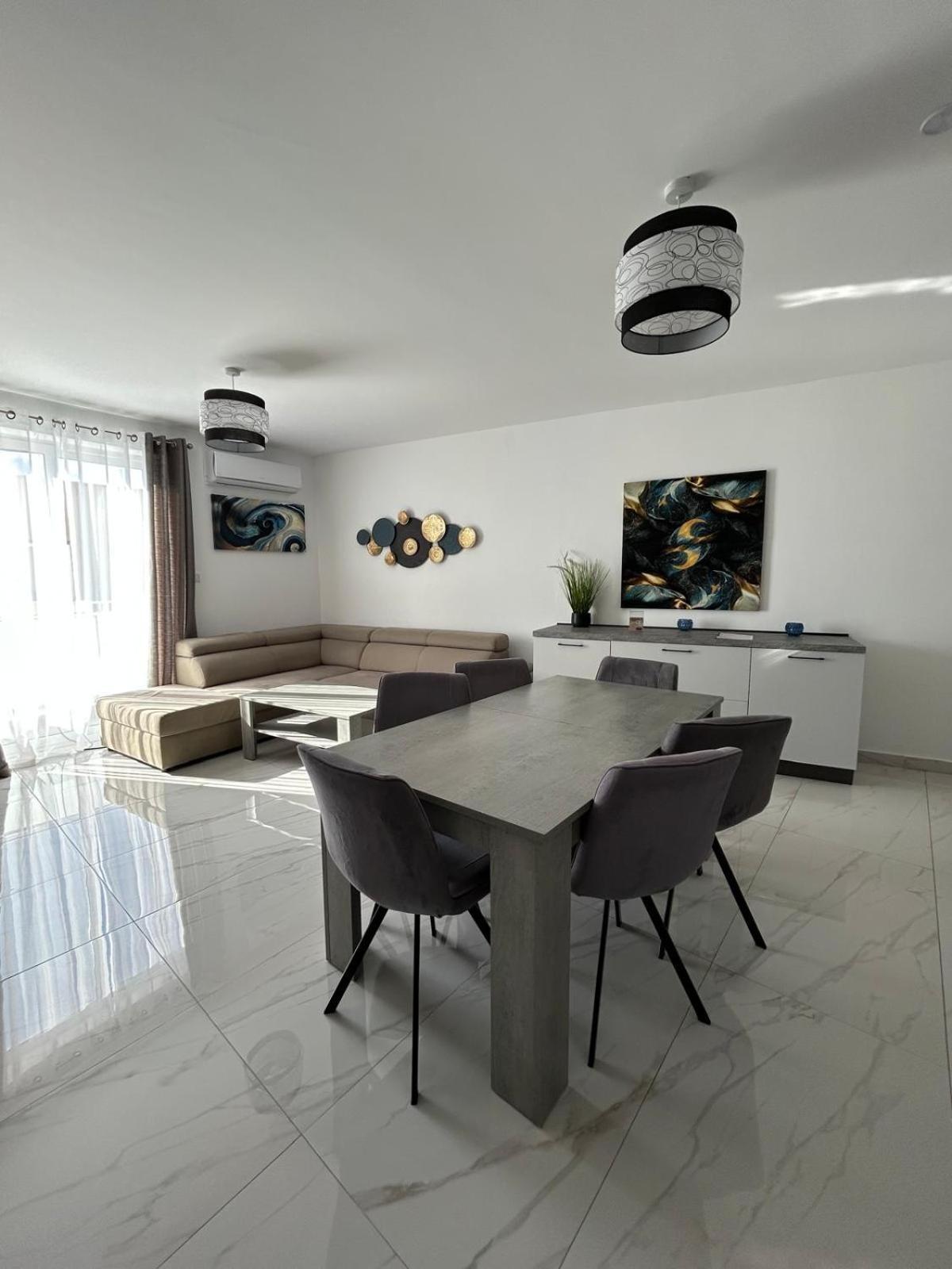 Exceptional 3-Bedroom Apartment, Sliema - Tigne Point! Buitenkant foto