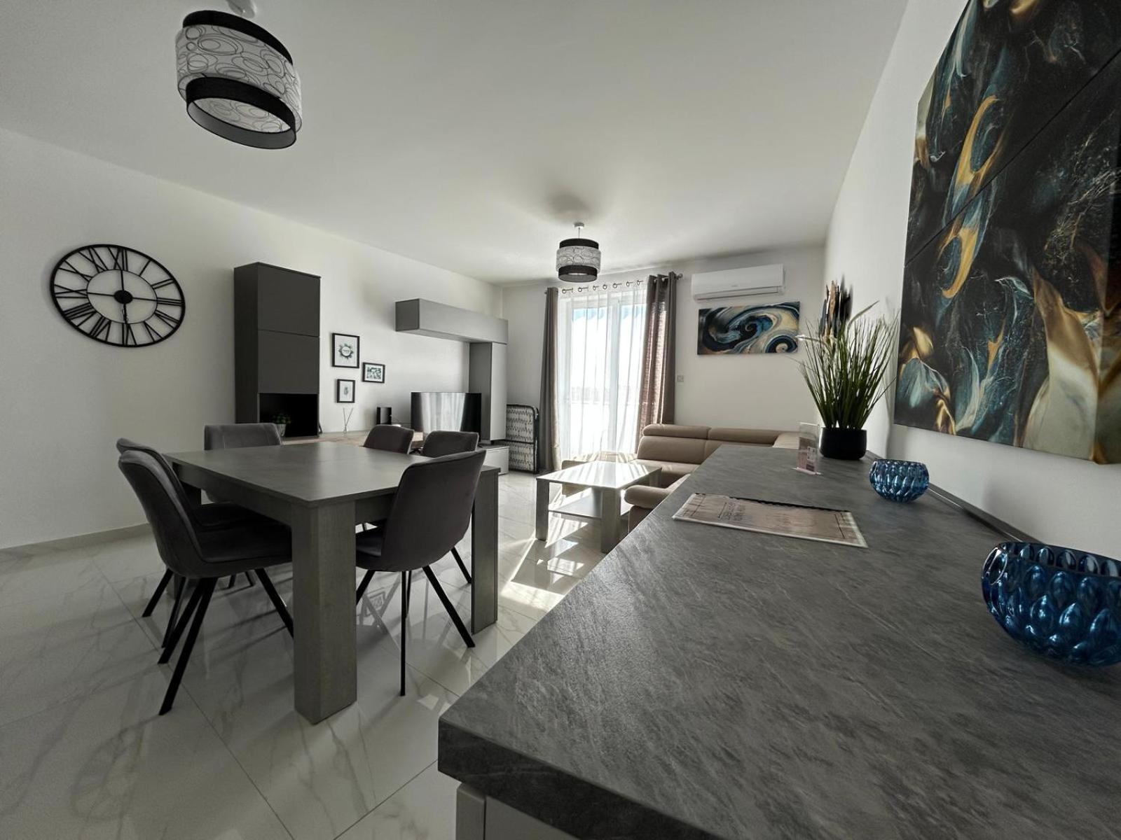 Exceptional 3-Bedroom Apartment, Sliema - Tigne Point! Buitenkant foto