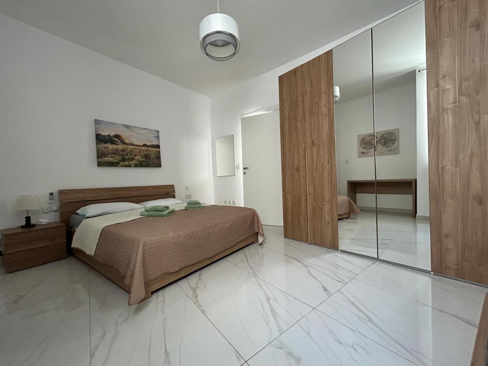 Exceptional 3-Bedroom Apartment, Sliema - Tigne Point! Buitenkant foto