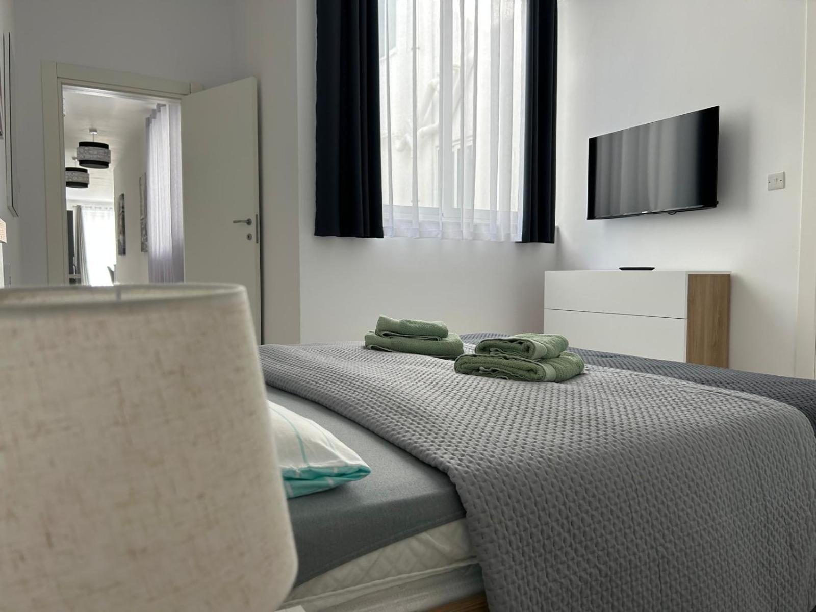 Exceptional 3-Bedroom Apartment, Sliema - Tigne Point! Buitenkant foto